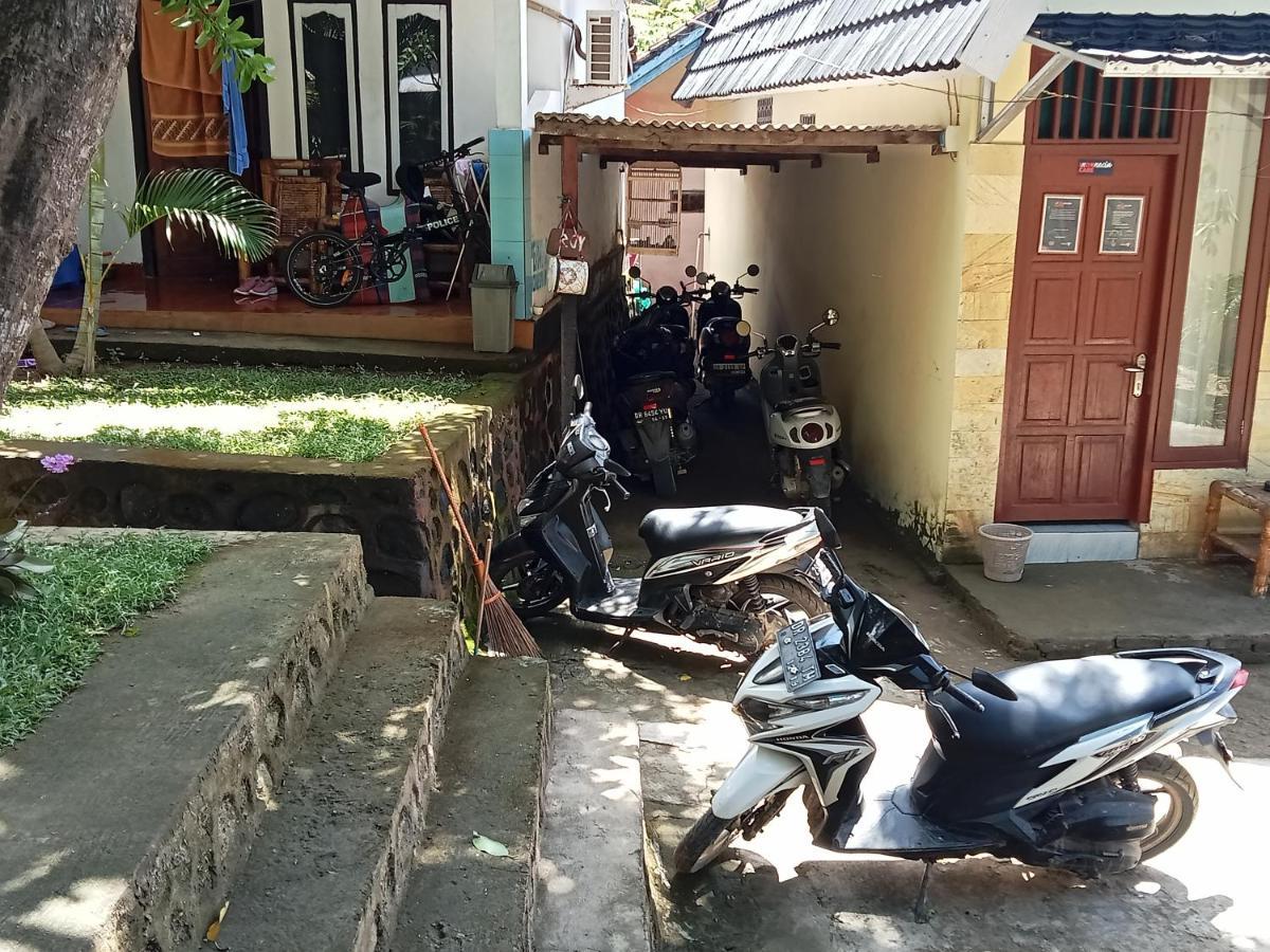 Perwita Homestay Kuta  Esterno foto
