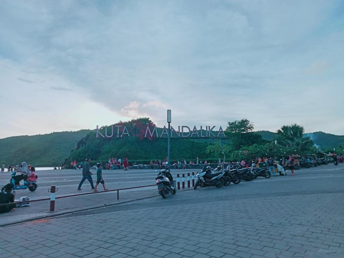 Perwita Homestay Kuta  Esterno foto