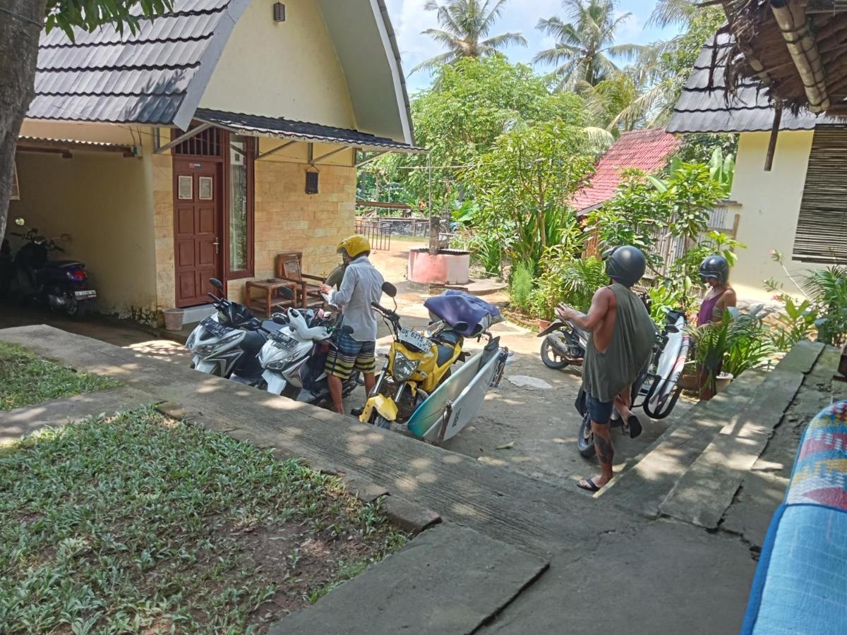 Perwita Homestay Kuta  Esterno foto
