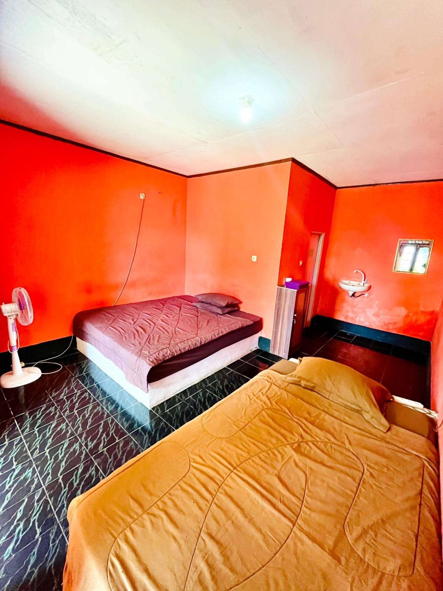 Perwita Homestay Kuta  Esterno foto