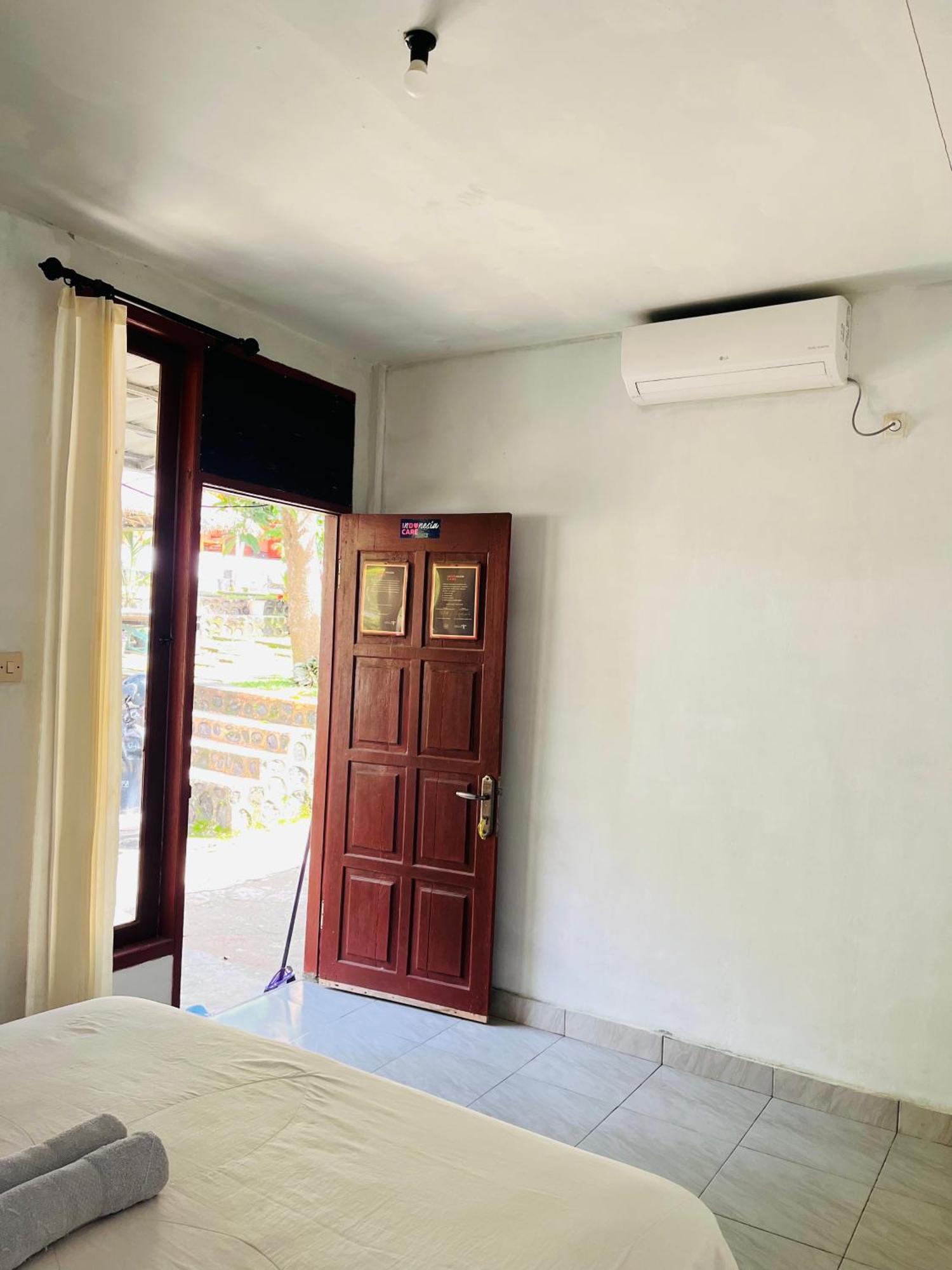 Perwita Homestay Kuta  Esterno foto